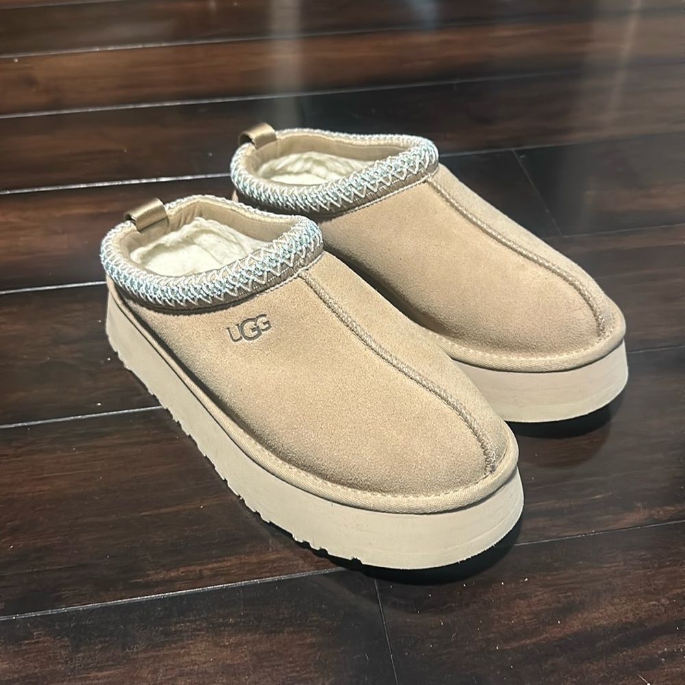 UGG TAZZ Platform Slippers